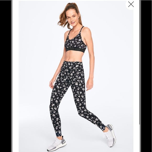 PINK Victoria's Secret Pants - NWT Victoria’s Secret PINK Ultimate V Leggings 🍑